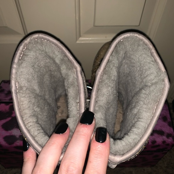 ℭ𝔬𝔰𝔪𝔬𝔰 𝔘𝔤𝔤 𝔅𝔬𝔬𝔱𝔰 - Picture 6 of 11